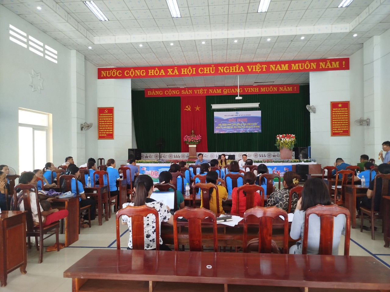 Đảng ủy xã Ea H’đing tổ chức Hội nghị đối thoại trực tiếp giữa Bí thư, Phó Bí thư Đảng ủy với cán bộ, hội viên Hội Phụ nữ xã - năm 2024